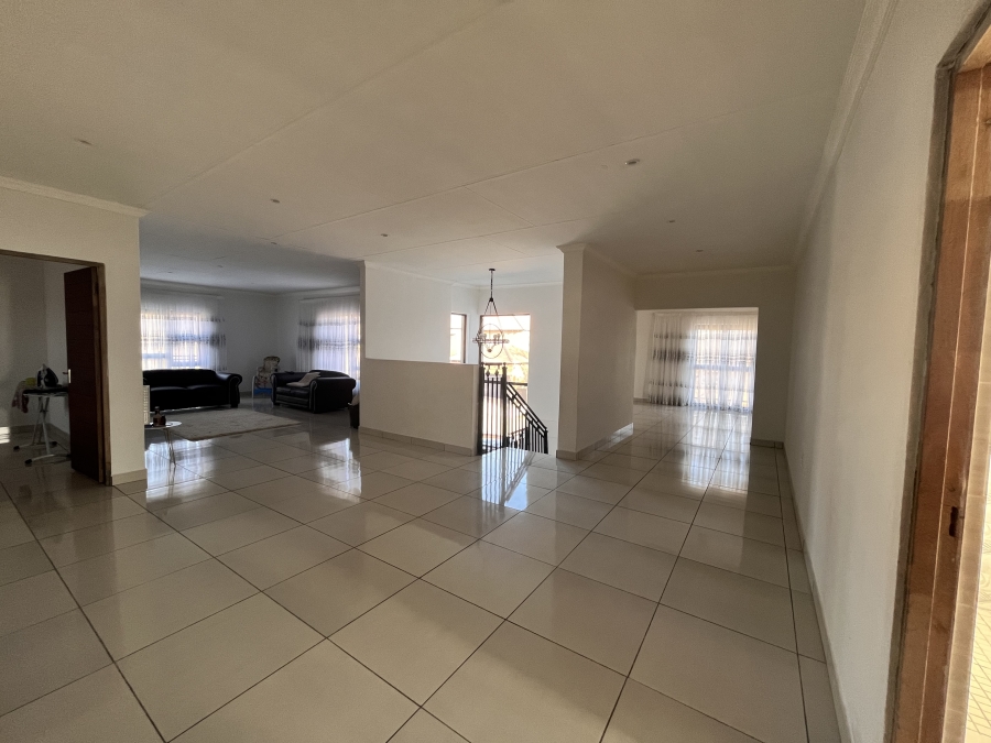 5 Bedroom Property for Sale in Wilkoppies North West